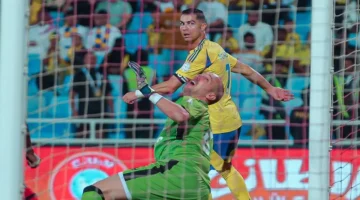 نجوم النصر ويانيك كاراسكو يتنافسون على جوائز شهر فبراير في الدوري السعودي